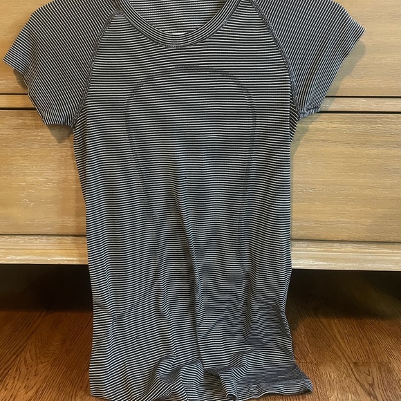 LULULEMON swiftly!! Rare color! - Picture 1 of 5